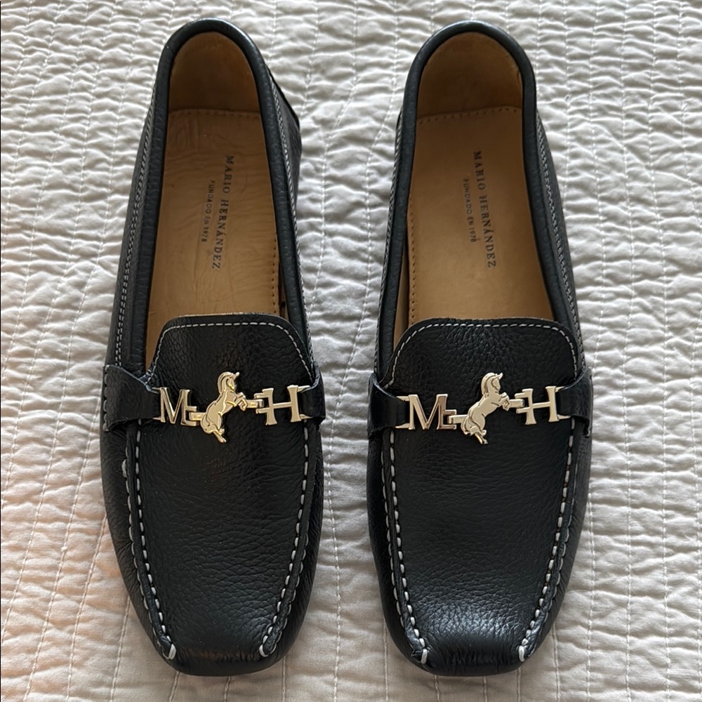 Sophisticated Black Leather Loafers with Gold Accent
